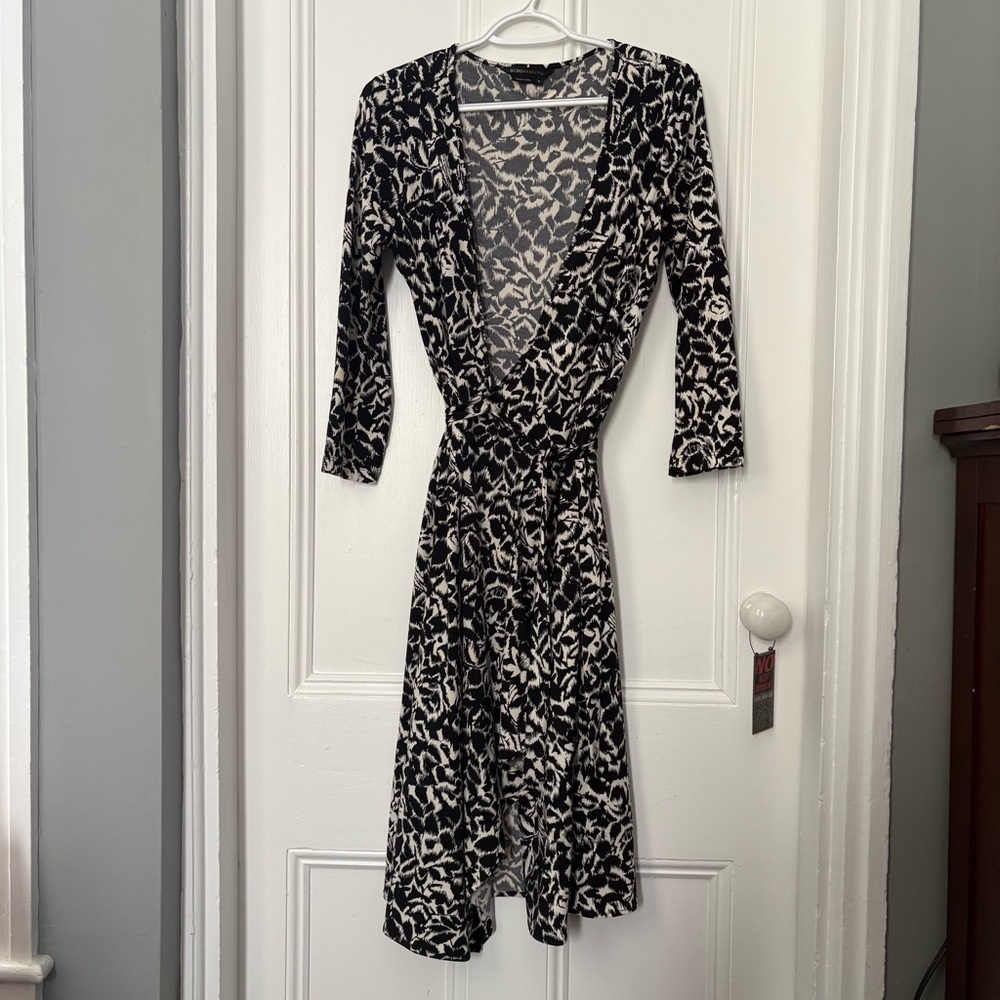 2 for $20🌟 BCBGMaxAzria Wrap Dress with Tie Front